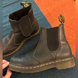 Dr. Martens Chelsea Boot 2976